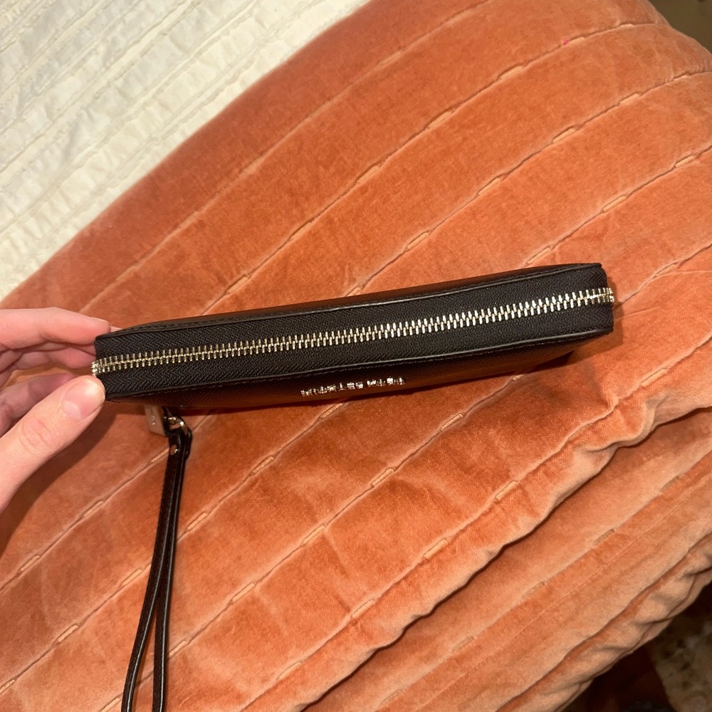 Michael Kors Black Zip-Around Wallet - Picture 5 of 7